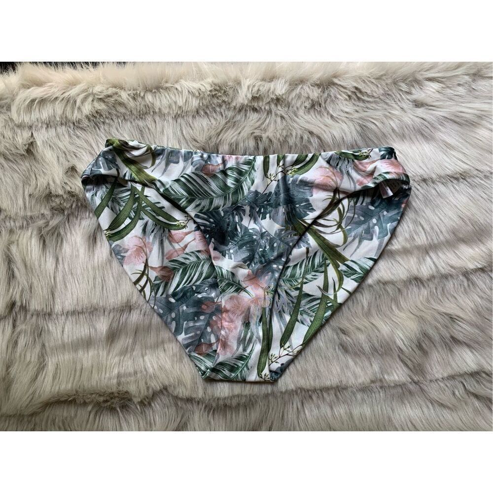 PRETTYLITTLETHING Floral Bikini Bottom Size 10